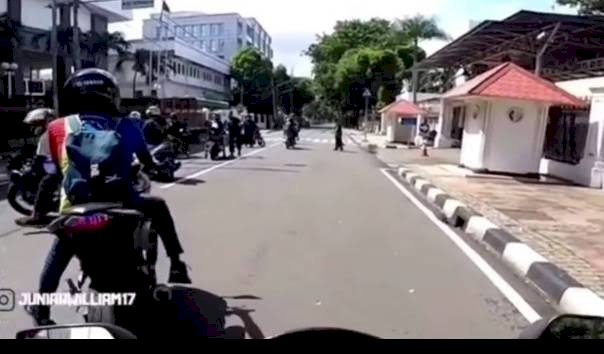 Sekelompok pemotor terobos ring 1 Istana Negara/Net