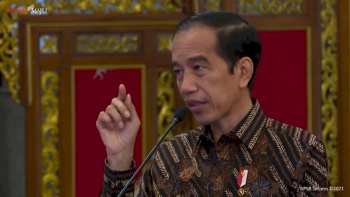 Presiden Joko Widodo saat menyarankan masyarakat membenci produk luar negeri. Foto: Setpres.