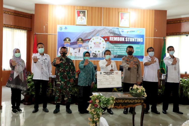 Foto bersama peserta Rembuk Stunting Kabupaten OKI, Kamis (3/6). (Kominfo OKI/rmolsumsel.id)