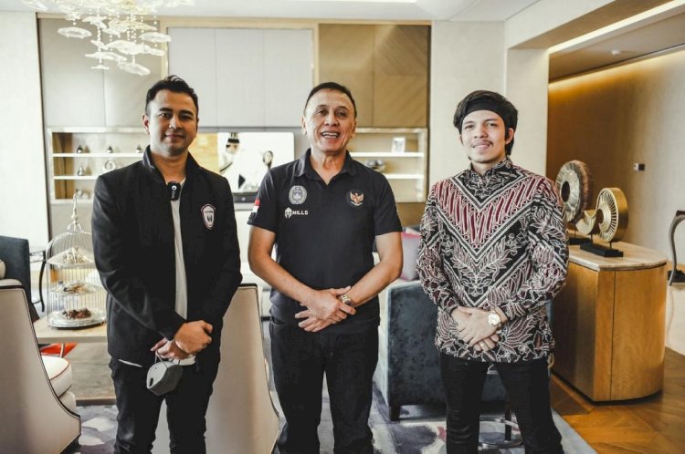 Atta Halilintar bersama Raffi Ahmad saat menemui Ketua Umum PSSI Mochamad Iriawan. Foto: instagram