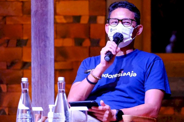 Menparekraf Sandiaga saat melakukan pertemuan dengan komunitas GenPi, dalam acara NETAS (Nemuin Komunitas), di Yogyakarta, Jumat (4/6/2021) malam. (ist/humas kemenparekraf)