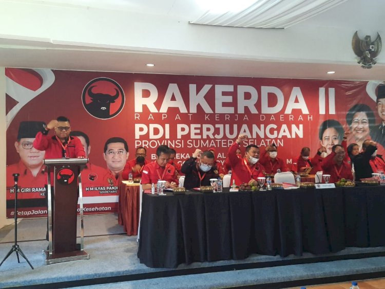 Ketua DPD PDI Perjuangan Sumsel, M Giri Ramanda N Kiemas saat membuka Rakerda PDI Perjuangan II DPD Provinsi Sumsel  di Ilayah Hotel & Resort, Jalan Palembang-Indralaya, Kabupaten Ogan Ilir (OI), Senin (7/6). (Dudy Oskandar/rmolsumsel.id)