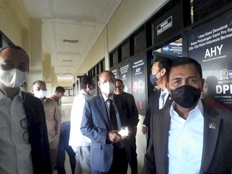 Ketua DPD Partai Demokrat Provinsi Sumatera Selatan (Sumsel) sekaligus anggota Komisi V DPR RI, Ishak Mekki mendatangi Fraksi Partai Demokrat DPRD Sumsel. (istimewa/rmolsumsel.id)