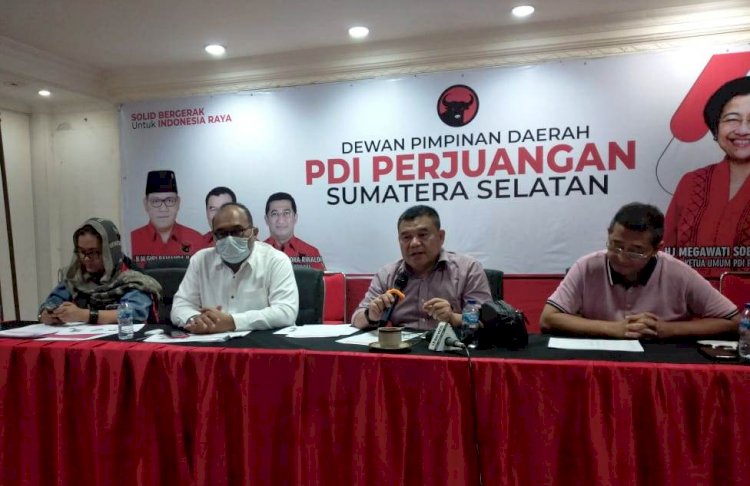 Sekretaris DPD PDIP Sumsel Ilyas Panji Alam menjelaskan peringatan bulan Bung Karno tahun 2021. (Dudy Oskandar/rmolsumsel.id)