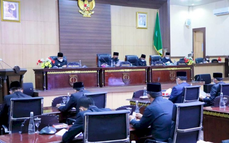 Rapat Paripurna DPRD Kabupaten Muba dengan agenda penyampaian Raperda usulan Pemkab Muba. (Humas Pemkab Muba/rmolsumsel.id)