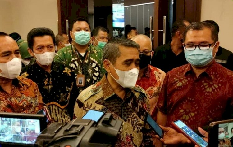Wakil Bupati Ogan Ilir Ardani memberi keterangan pers usai membuka acara di Hotel Beston Palembang, Jumat (25/6). (Diskominfo Ogan Ilir/rmolsumsel.id)