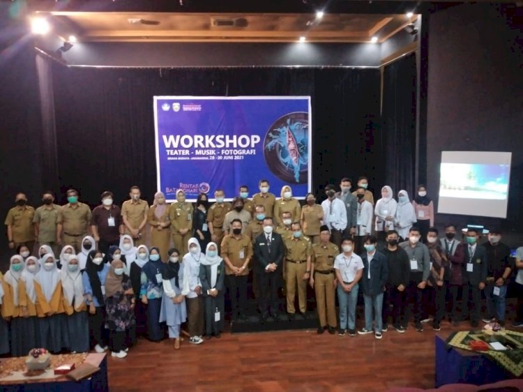 Workshop Teater, Musik dan Fotografi di aula UPTD Taman Budaya Sriwijaya, Senin (28/6). (dudy oskandar/rmolsumsel.id)   