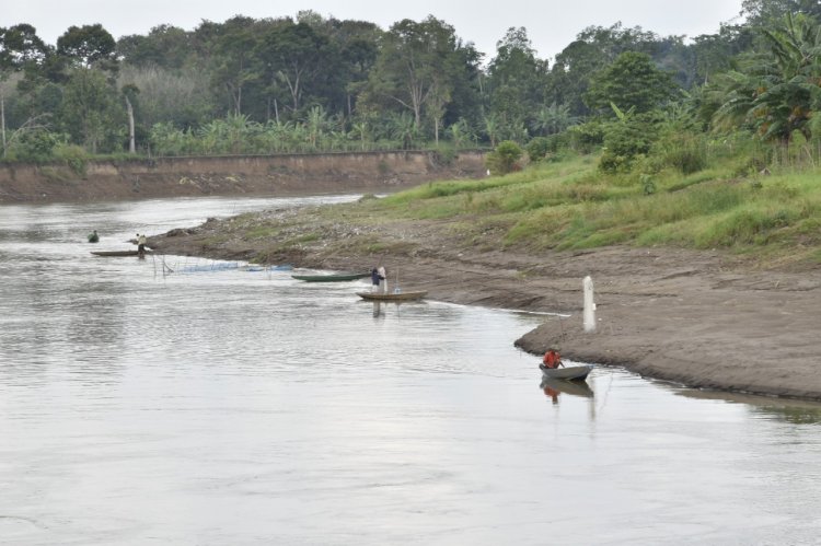Sungai Lematang di Kabupaten Muara Enim kondisinya mengalami penurunan muka air akibat kemarau melanda. (Elko Bima/rmolsumsel.id) 