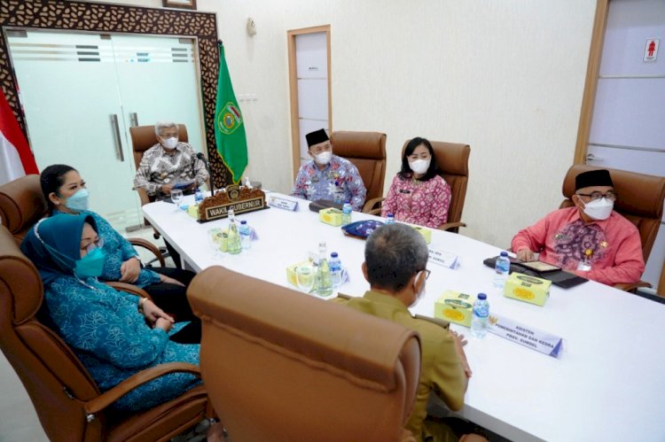 Wakil Gubernur Sumsel Mawardi Yahya saat mengikuti Rakor Penanganan dan Pengendalian Covid-19 dan Percepatan Realisasi Insentif Nakes di Daerah. (Humas Provinsi Sumsel/rmolsumsel.id)