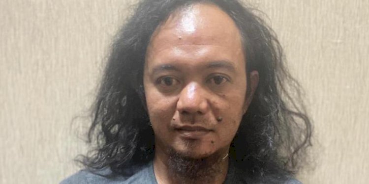 Foto terakhir tersangka terorisme Agus Setianto saat diperiksa di Mapolda Bangka Belitung yang berhasil melarikan diri. (ist/rmolsumsel.id)