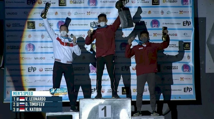 Tangkapan layar Veddriq dan Katibin bersama Timofeev naik podium juara IFSC World Cup/rmolsumsel.id