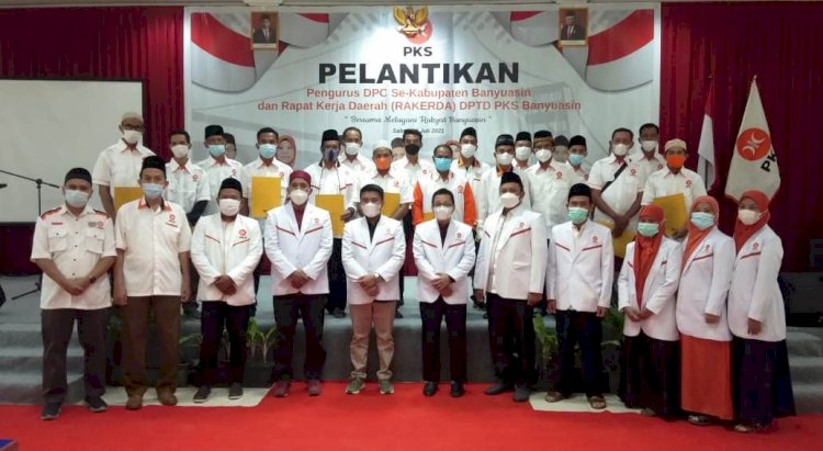 Jajaran DPW PKS Sumsel dan DPD PKS Banyuasin usai pelantikan DPC se-Kabupaten Banyuasin. (Ist/rmolsumsel.id)