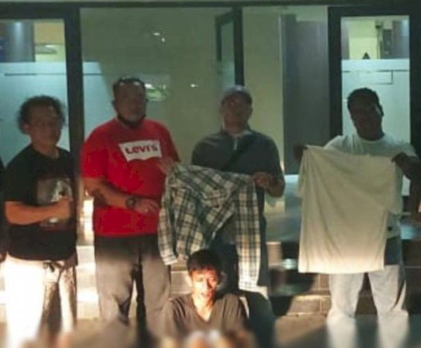 Tersangka saat ditangkap tim beguyur bae Polrestabes Palembang. (Istimewa/rmolsumsel.id)