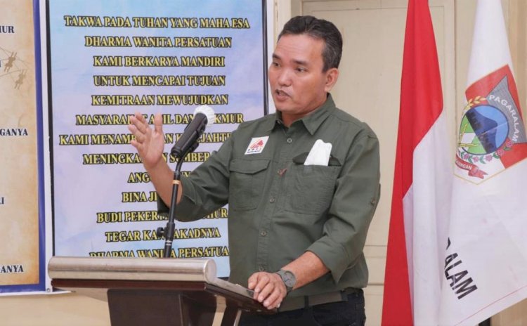 Ketua Umum FPTI Sumsel, Beni Hernedi, saat menyampaikan sambutan pada Muskot FPTI Pagaralam, di di ruang rapat Dispora Pagaralam, Kamis (8/7) lalu. (ist/rmolsumsel.id)