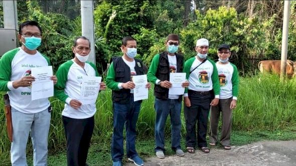 Penyerahan hewan kurban kepada pengurus DPW PPP Sumsel, Rabu (21/7). (Dudi Oskandar/rmolsumsel.id)   
