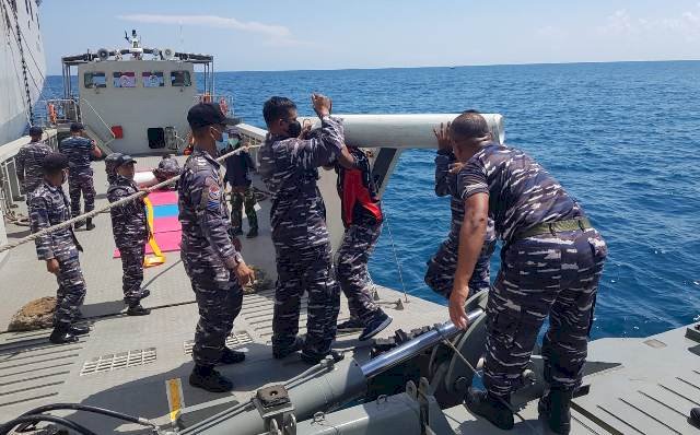 KRI Semarang-594 bawa Oksigen bantuan ke Bangka Belitung/Dispenal