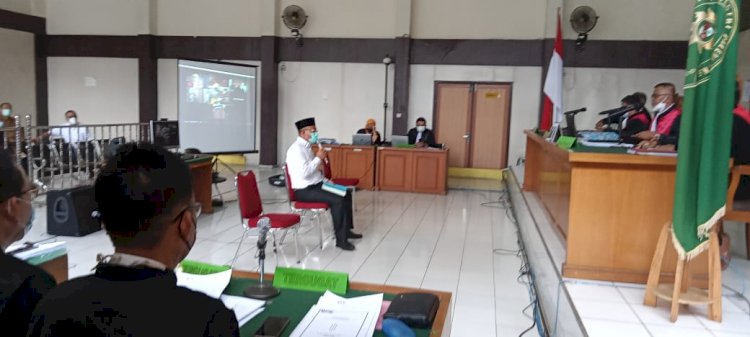 Terdakwa Bupati Muara Enim nonaktif Juarsah dihadirkan langsung di muka Persidangan setelah sebelumnya menjalani sidang dengan virtual/Yosep Indra Praja/rmolsumsel.id