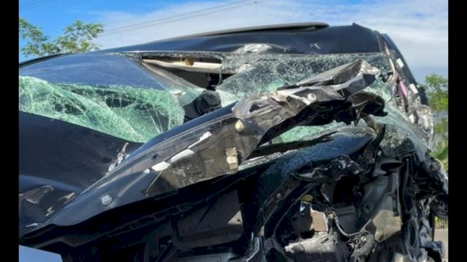 Mobil yang ditumpangi Ketua MUI KH Miftachul Akhyar ringsek/net