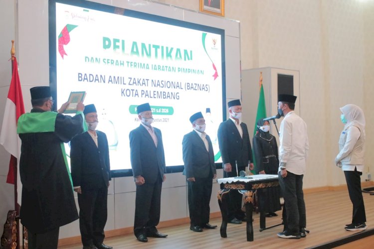 Ridwan Nawawi saat dilantik menjadi Ketua Baznas Palembang yang baru menggantikan Saim Marhadan. (Istimewa/rmolsumsel.id)