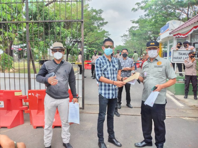 Aksi di depan gedung Kejati Sumsel/ist