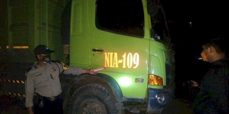 Dump Truck milik PT Nusa Indo Abadi (NIA)/rmolsumsel.id
