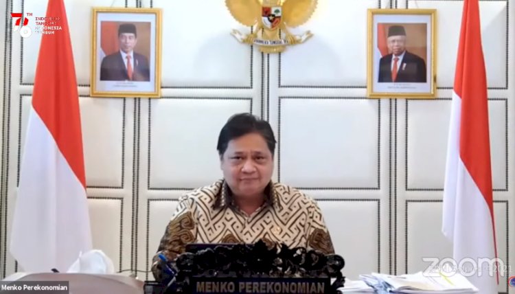 Koordinator PPKM luar Jawa-Bali, Airlangga Hartarto dalam jumpa pers virtual terkait evaluasi PPKM dan penerapannya. (BPMI Setpres/rmolsumsel.id)