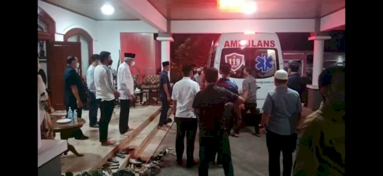 Ambulan membawah Jenazah alamrhuma Percha Leanpuri tiba di Griya Agung/rmolsumsel.id