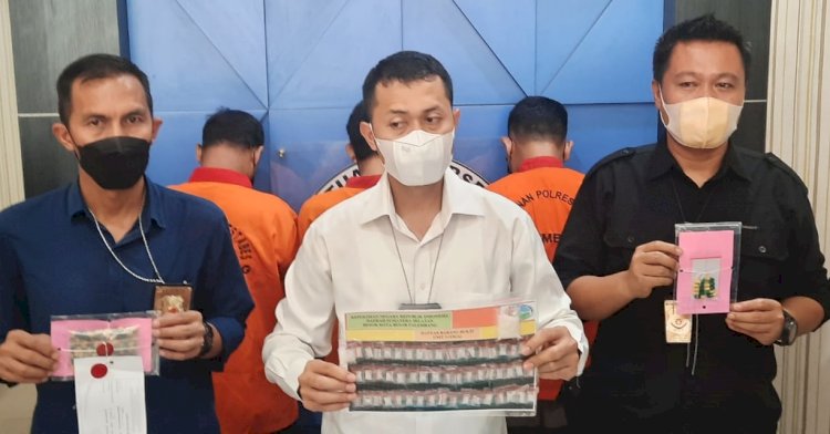 Jajaran Satuan Reserse (Satres) Narkoba Kepolisian Resort Kota Besar (Polrestabes) Palembang  mengungkap 56 kasus dengan menangkap 63 tersangka Narkotika dalam kurun waktu 2 bulan. (Istimewa/rmolsumsel.id)
