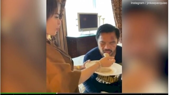 Manny Pacquai kesulitan membuka mata dan disuapin sang istri Jinkepacquaio/Repro