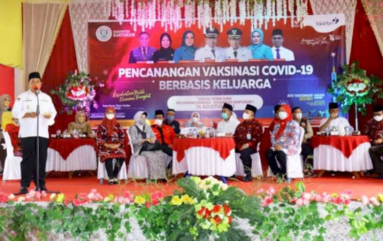 Bupati Banyuasin Askolani memberikan sambutan pada pencanangan vaksinasi Covid-19 berbasis keluarga di Gedung Serbaguna Kelurahan Mariana, Kecamatan Banyuasin I. (Dinas Kominfo Banyuasin/rmolsumsel.id)