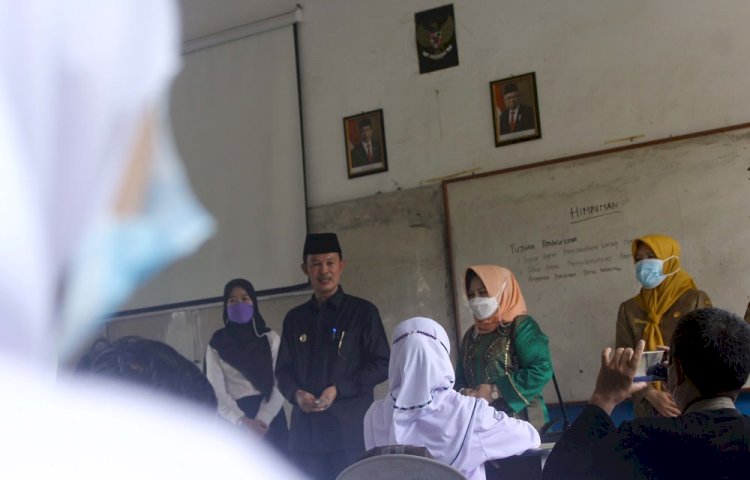 Walikota Palembang Harnojoyo meninjau PTM Terbatas/Humaidy Kenedy/rmolsumsel.id