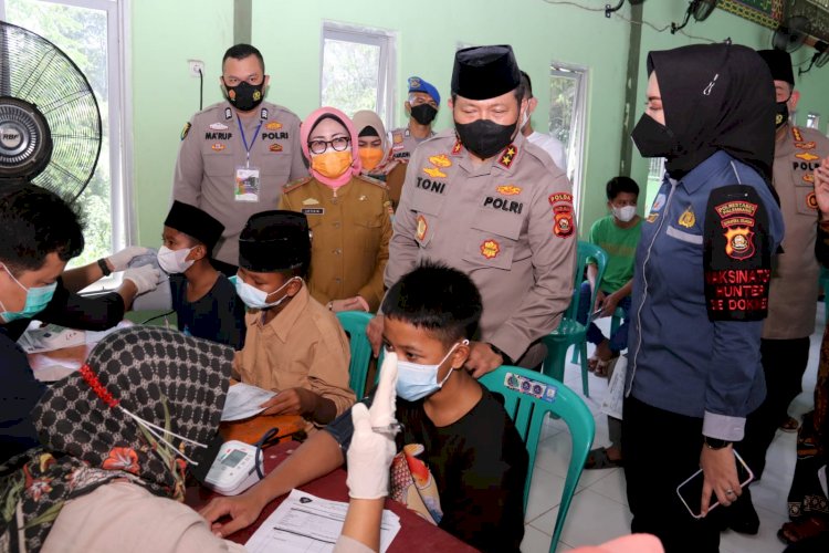 Kapolda pantau vaksinasi merdeka di Pondok Pesantren Aulia Cendikia/ist