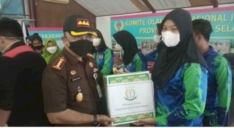 Atlet PON Sumsel mendapatkan bantuan dari Kejari Palembang/ist