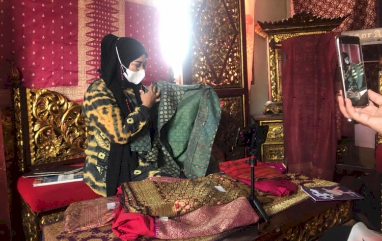 Penari, pelestari kain tradisional dan penggiat budaya PalembangMirza Indah Dewi, S.Pd/Dudi Oskandar/rmolsumsel.id