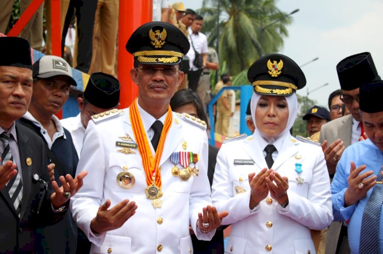 Wali Kota Palembang Harnojoyo (kiri) dan Wakil Wali Kota Palembang Fitrianti Agustinda (kanan). (ist/rmolsumsel.id)
