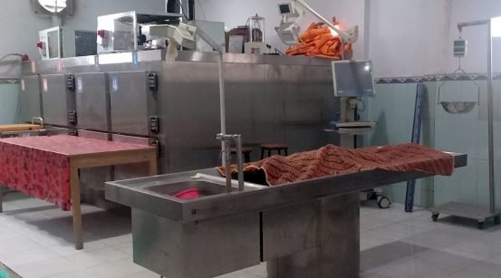 Jenasah Tarbiyah di kamar Mayat RS Bhayangkara Mohammad Hasa, Palembang, Jumat (17/9).(Ist/rmolsumsel.id)