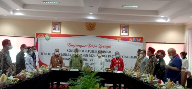 Komisi II DPR RI saat melakukan kunjungan kerja spesifik ke Kantor Regional VII BKN. (Ist/rmolsumsel.id)