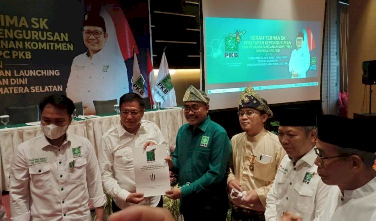 SMB IV di acara serah terima SK penetapan kepengurusan dan penandatanganan komitmen kinerja DPC PKB dan Coaching clinic dan launching pencalegan dini PKB Se-Sumsel di hotel Aston, Senin (27/9).(ist/rmolsumsel.id)
