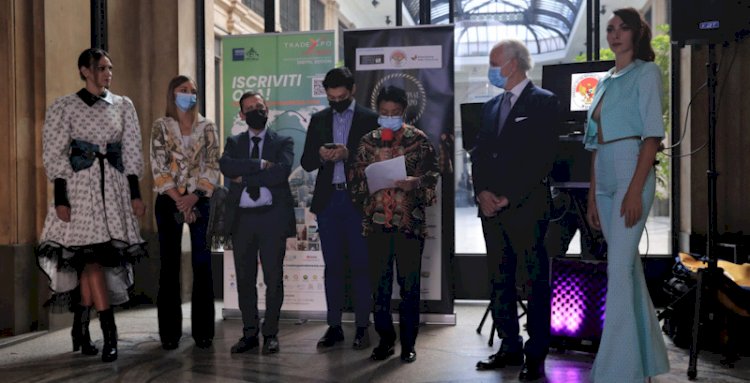 Indonesia hadir dengan Batik Durian di pagelaran Busana International Fashion Expo kembali digelar di Milan Italia pekan ini. (ist/rmolsumsel.id)