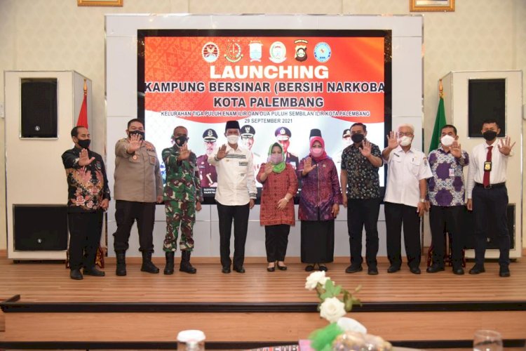 Foto bersama usai Launching Kampung Bersih Narkoba Kota Palembang. (ist/rmolsumsel.id)