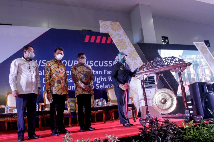 Kegiatan Focus Group Discussion (FGD) Optimalisasi Pemanfaatan Fasilitas Sarana dan Prasarana LRT Sumsel di Stasiun LRT Ampera, Kamis (21/10). (humaidy kenny/rmolsumsel.id)