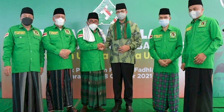 Gubernur DKI Jakarta Anies Baswedan sata bersama petinggi PPP di Munas Alim Ulama di Semarang, Jawa Tengah/RMOL