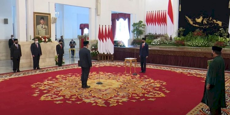 Presiden Joko Widodo menghadiri pengucapan sumpah jabatan Ivan Yustiavananda sebagai Kepala Pusat Pelaporan dan Analisis Transaksi Keuangan (PPATK) Masa Jabatan 2021-2026. (ist/rmolsumsel.id)
