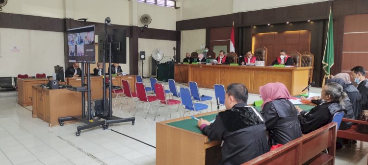 Sidang perdana kasus korupsi RSUP dr Rivai Abdullah  di PN Klas 1A Khusus Palembang. (ist/rmolsumsel.id)