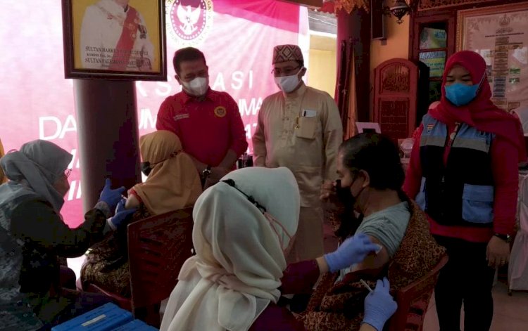 Vaksinasi massal yang dilakukan di Kesultanan Palembang Darussalam/ist/rmolsumsel.id