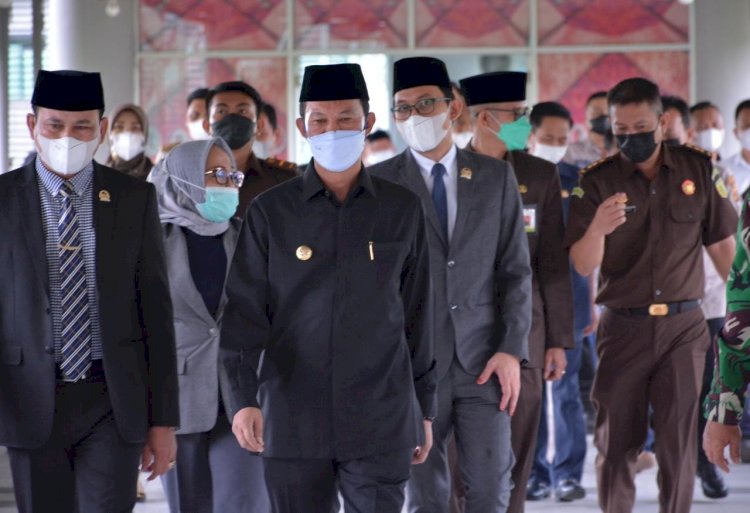 Wali Kota Palembang, Harnojoyo saat menghadiri rapat paripurna di DPRD Palembang. (Istimewa/rmolsumsel.id) 