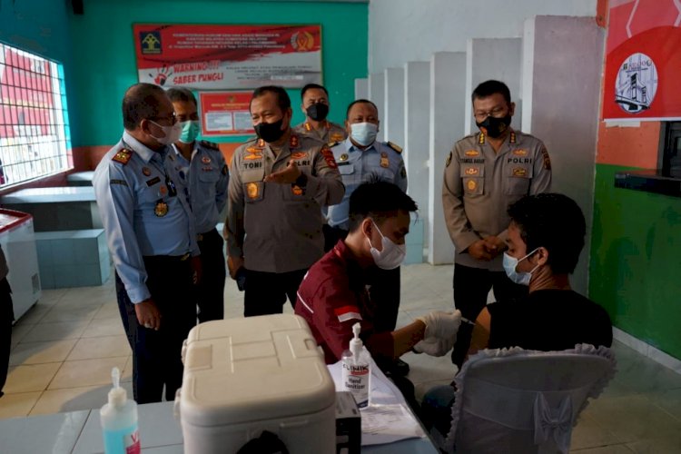 Pelaksanaan vaksinasi di Rutan Klas I Palembang . (ist/rmolsumsel.id)