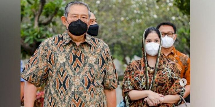 Annisa Pohan mengunggah foto bersama ayah mertua, Susilo Bambang Yudhoyono seraya memohon kesembuhan untuk beliau. (Instagram/rmolsumsel.id)