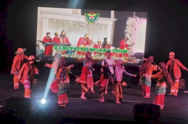 Festival Rentak Batanghari di aula Taman Budaya Sriwijaya, Jumat (5/11).(Dudy Oskandar/rmolsumsel.id)