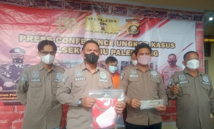 Spesialis pencurian sepeda motor (curanmor) di minimarket ditangkap Unit Reskrim Polsek Plaju Palembang. Pelaku yakni Roni Okpriansah (23) warga Jalan Kilang, Lorong Tembok, Kelurahan Sungai Rebo, Kecamatan Banyuasin, Kabupaten Banyuasin.(ist/rmolsumsel.id)   